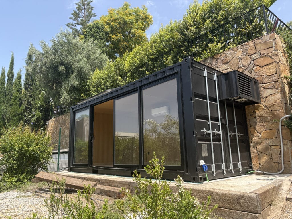 espacios modulares con containers